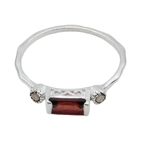 Ring - 925 Sterling Silver - Rectangle Shape Garnet